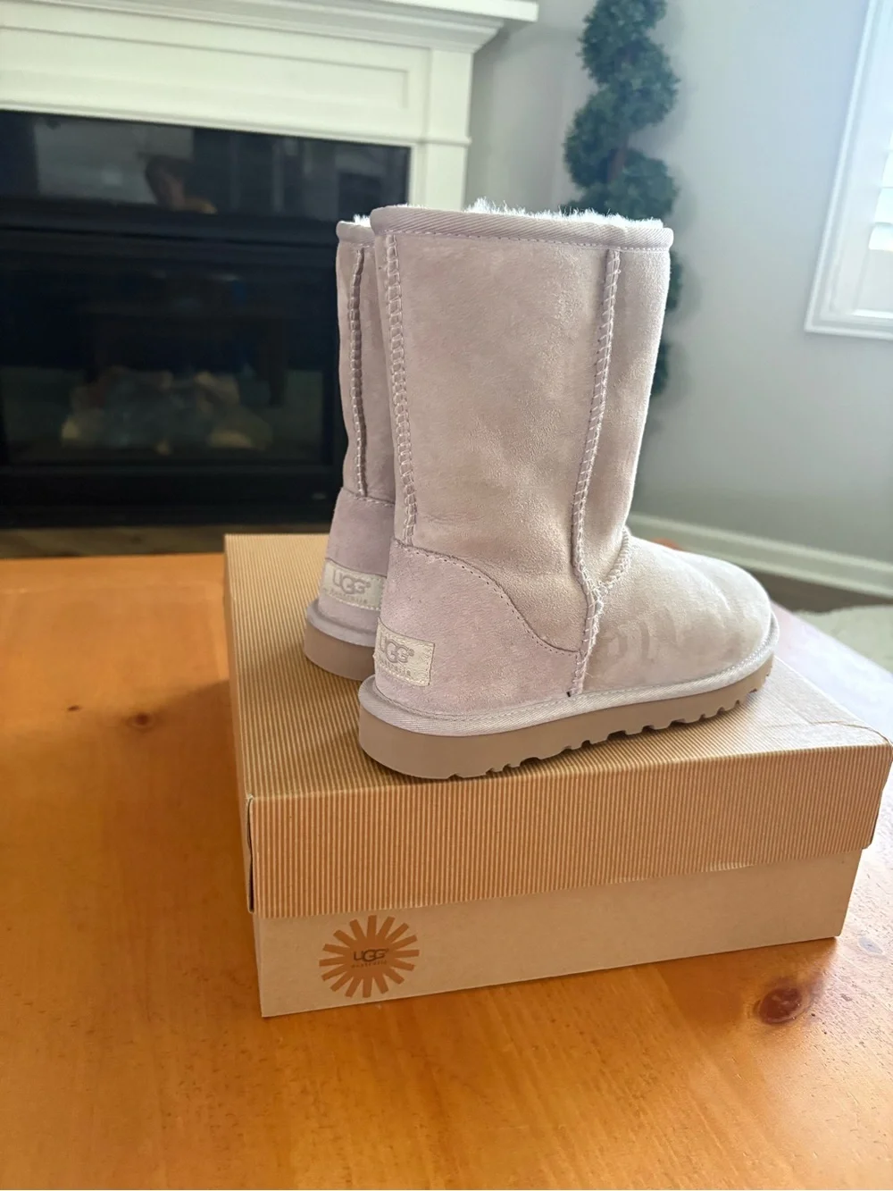 Ugg Classic Short Women’s Boot, Size 6, Dusty Orchid, Brand New